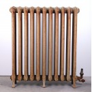 Alte, gusseiserne Standheizkörper - dicht