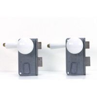 Alte Türschlösser von Yale