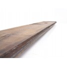 Eichenbrett mit sehr feiner Oberfläche und markantem Ast