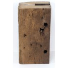 Stele aus alter Eiche mit Zapfenloch