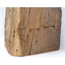 Stele aus altem Eichenbalken