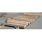 Alte Fachwerkständer aus historischem Eichenholz