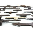 Alte Kreuzbänder aus Eisen