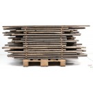 Eine Palette schmale, historische Eichenbretter