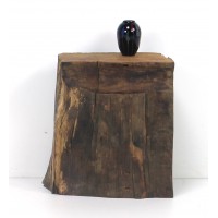 Bunte Stele aus alter Eiche