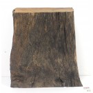 Bunte Stele aus alter Eiche