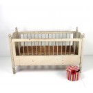 Antikes Kinderbettchen - shabby chic